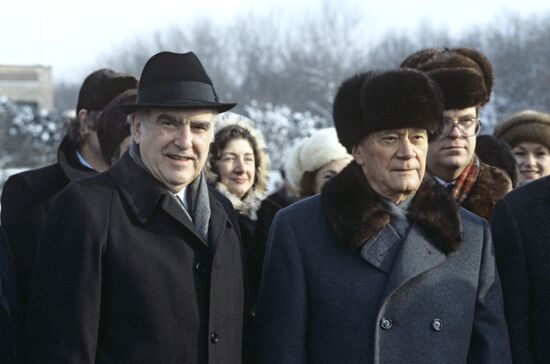 Nikolai Tikhonov and Andreas Papandreou
