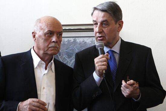 Stansilav Govorukhin, Alexander Avdeyev