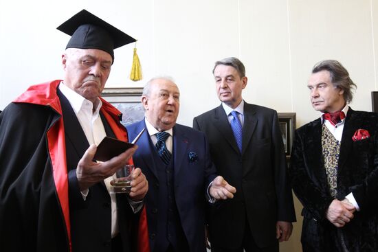 Stansilav Govorukhin's exhibition