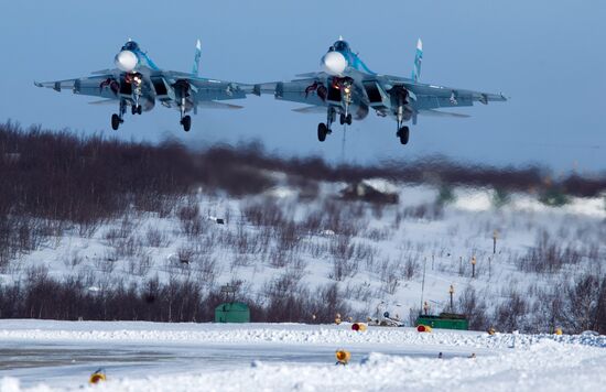 Training missions of Northern Fleet 279th fighter wing