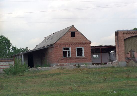 Burnt buildings in village Chermen