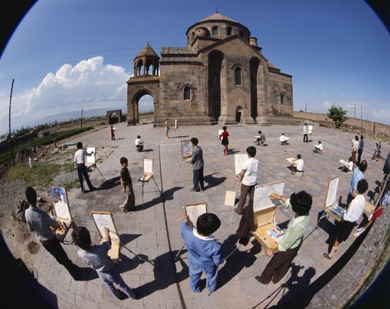 Outdoor sketching