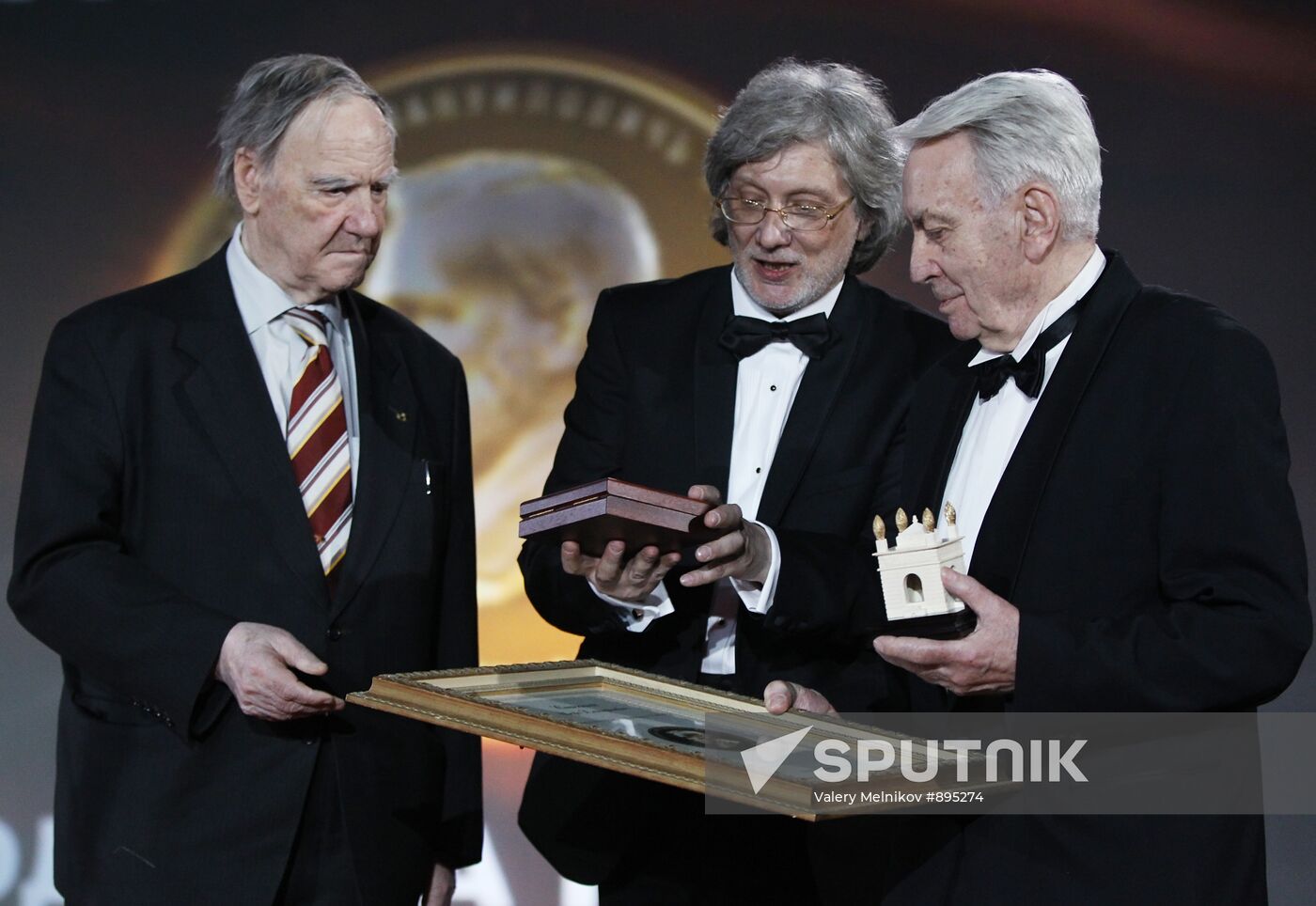 Igor Spassky and Sergei Kapitsa