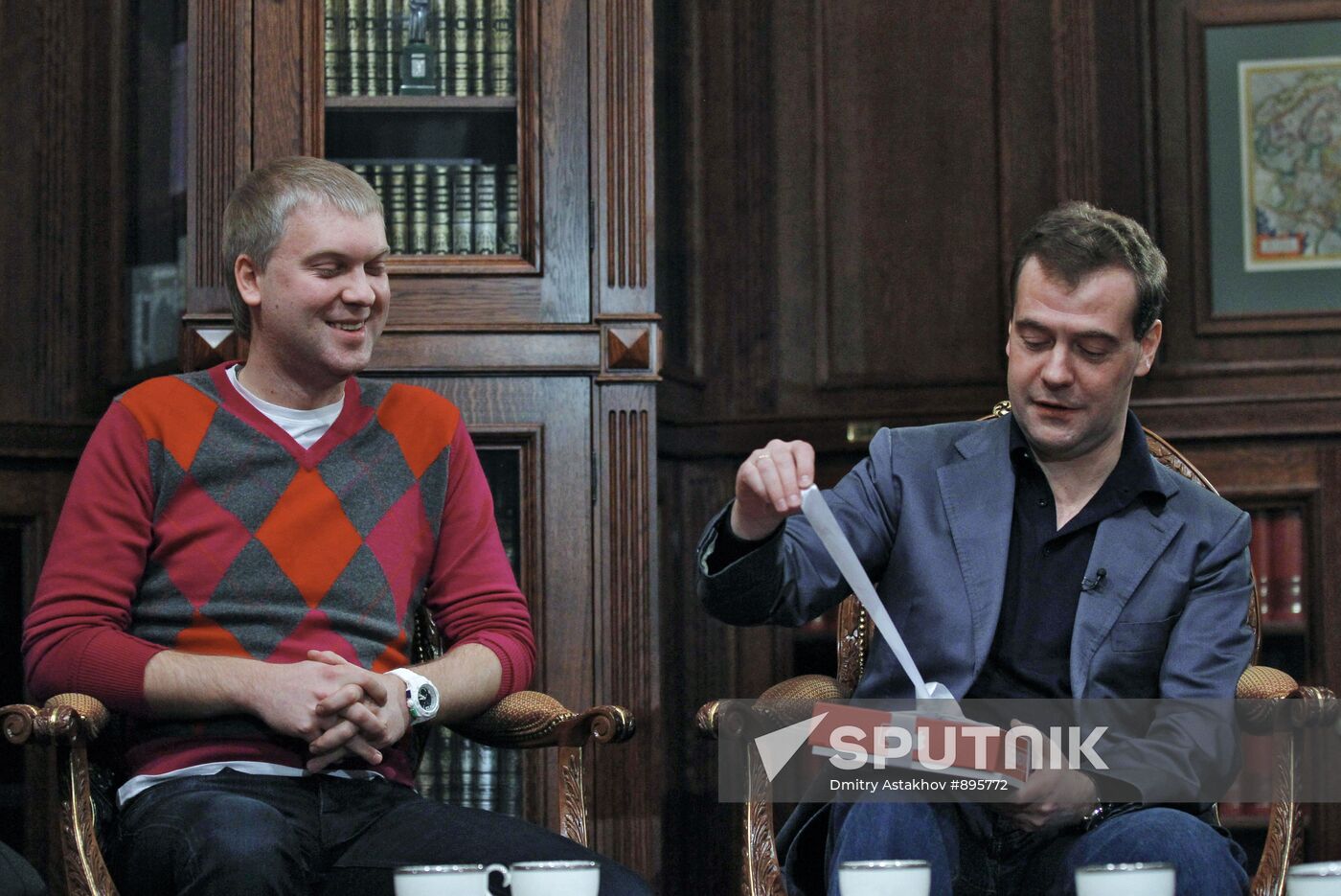Dmitry Medvedev speaks with Comedy Club project participants