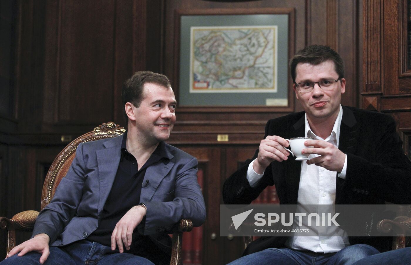 Dmitry Medvedev speaks with Comedy Club project participants