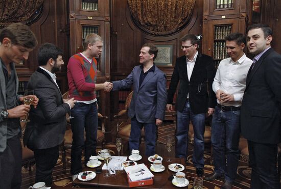 Dmitry Medvedev meets Comedy club project participants