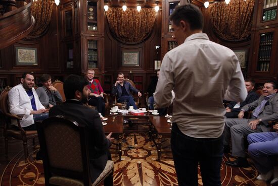 Dmitry Medvedev speaks with Comedy Club project participants
