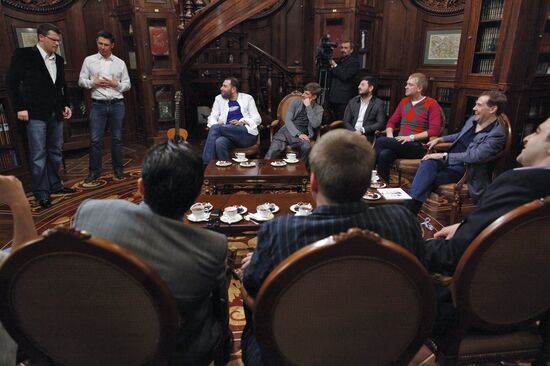 Dmitry Medvedev speaks with Comedy Club project participants
