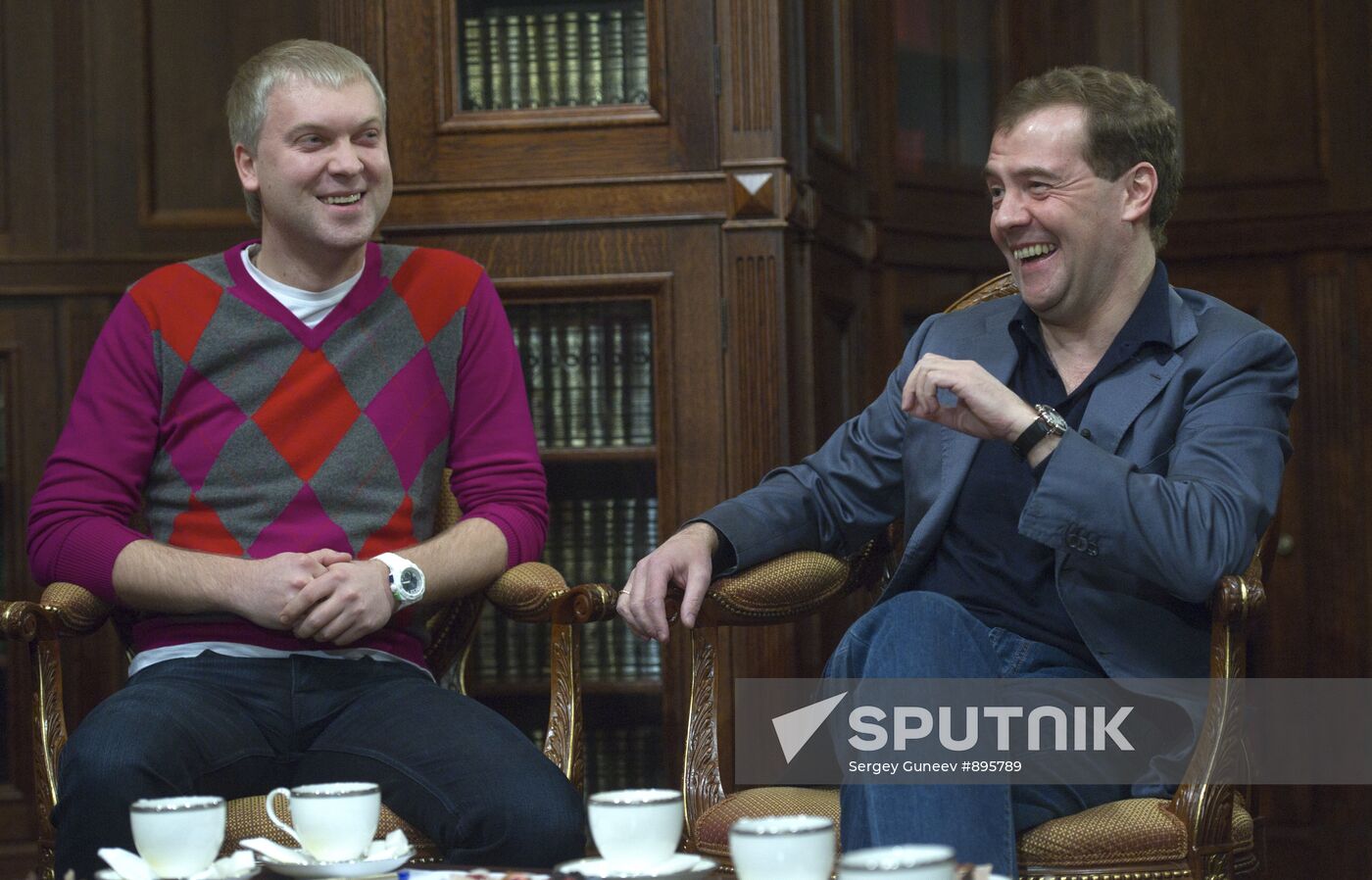Dmitry Medvedev meets Comedy club project participants