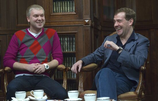Dmitry Medvedev meets Comedy club project participants