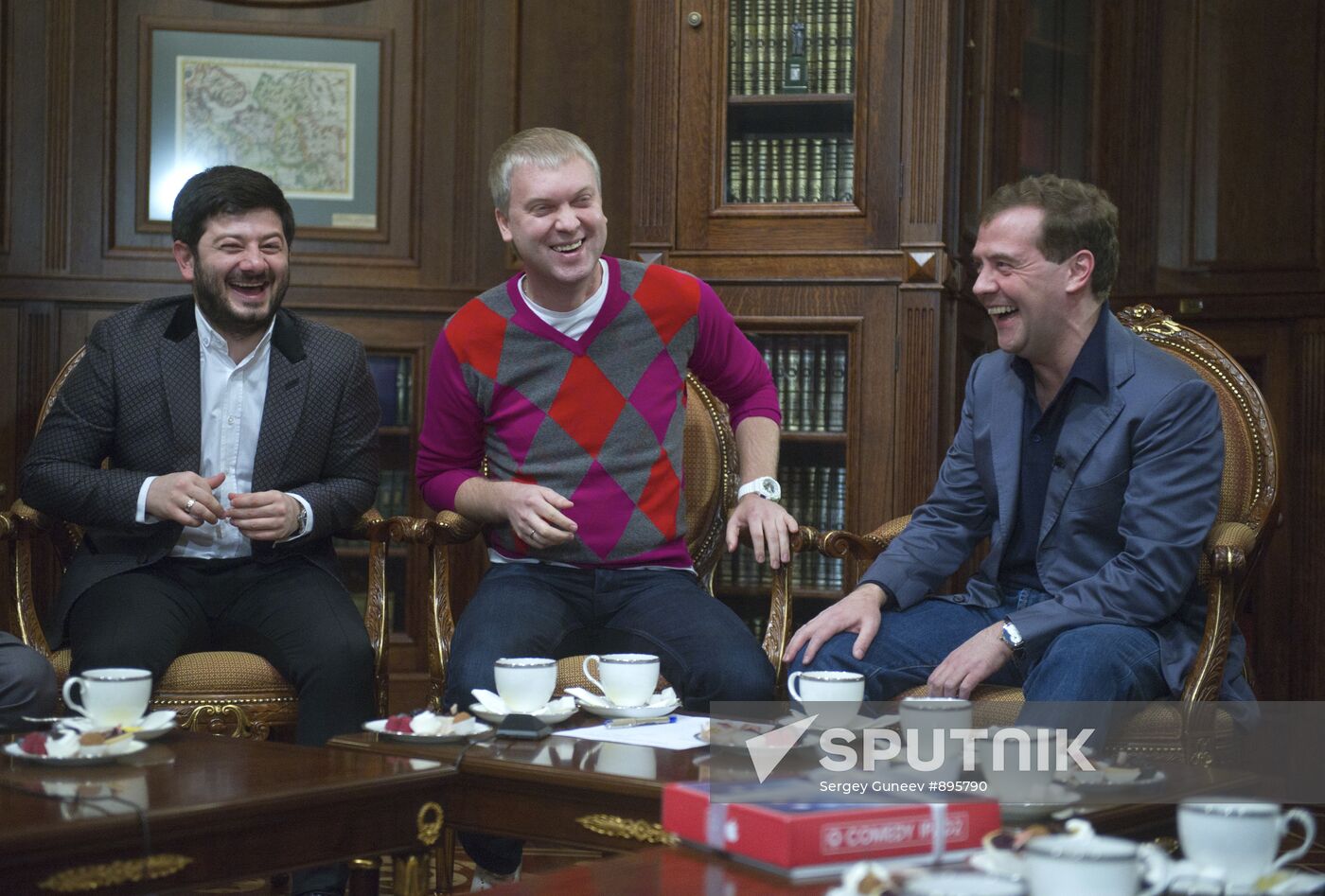 Dmitry Medvedev meets Comedy club project participants