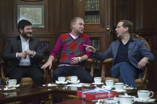 Dmitry Medvedev meets Comedy club members