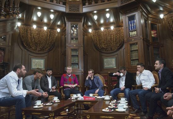 Dmitry Medvedev meets Comedy club project participants