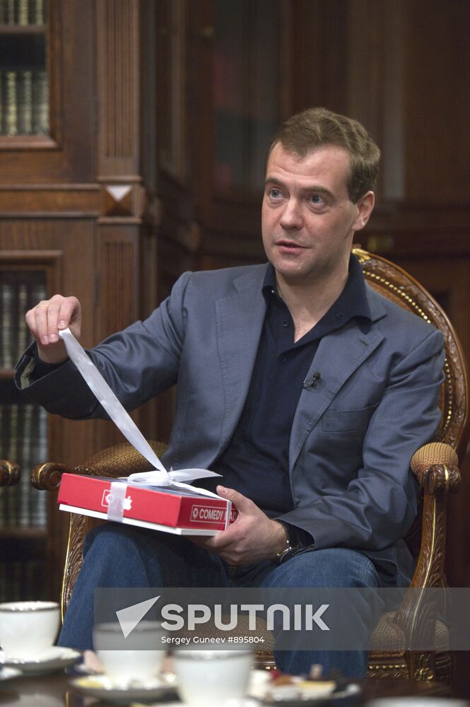 Dmitry Medvedev meets Comedy club project participants