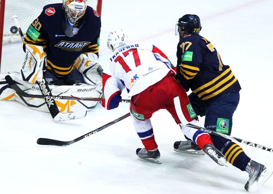 Hockey. KHL. Match Atlant - Lokomotiv