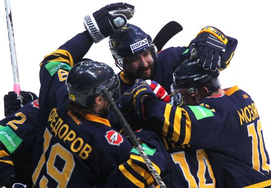 Hockey. KHL. Match Atlant - Lokomotiv