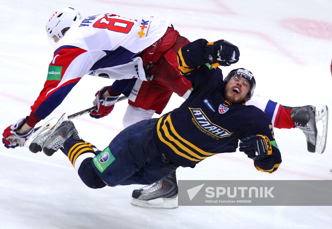 Hockey. KHL. Match Atlant - Lokomotiv