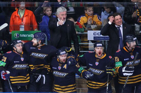 Hockey. KHL. Match Atlant - Lokomotiv
