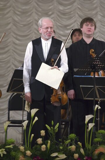 Performance of "Kremerata Baltica" chamber orchestra