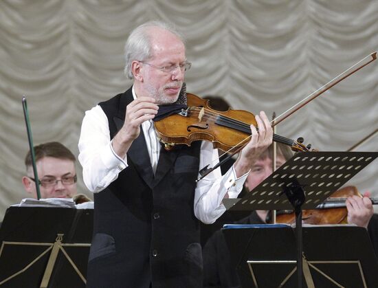 Performance of "Kremerata Baltica" chamber orchestra
