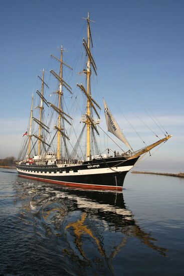 Sailing ship "Kruzenshtern" out on a training voyage