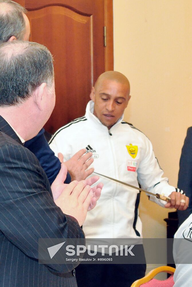 FC Anzhi players meet with Magomedsalam Magomedov