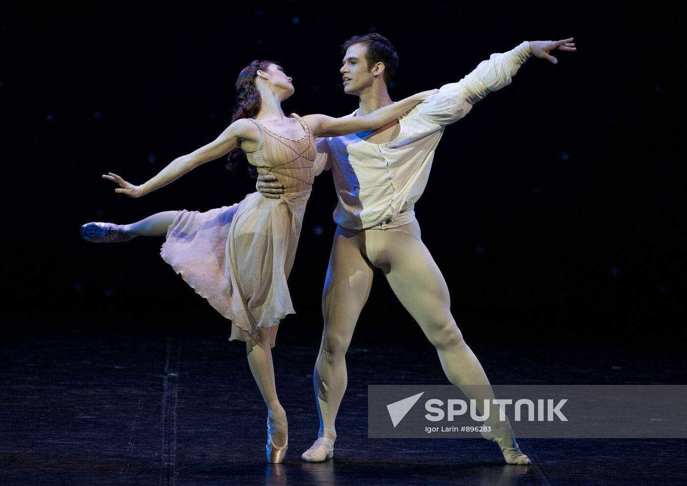 Dutch ballet dancers Jurgita Dronina, Sedric Ygnace