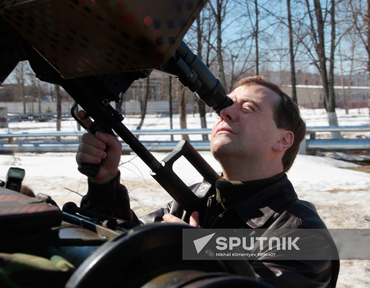 Dmitry Medvedev visits 45th Airborne Regiment