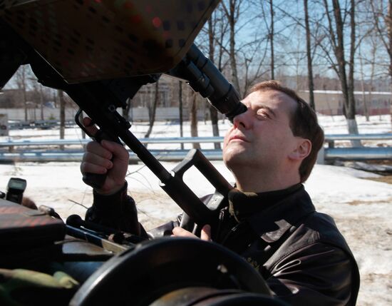 Dmitry Medvedev visits 45th Airborne Regiment
