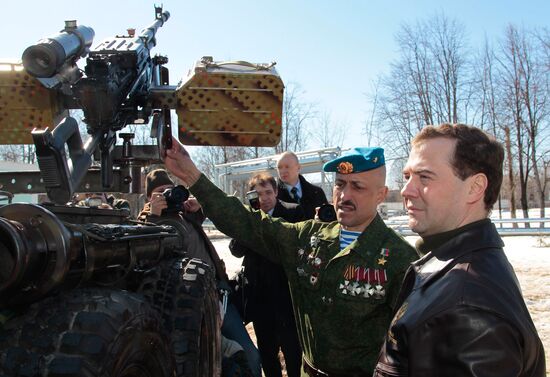 Dmitry Medvedev visits 45th Airborne Regiment