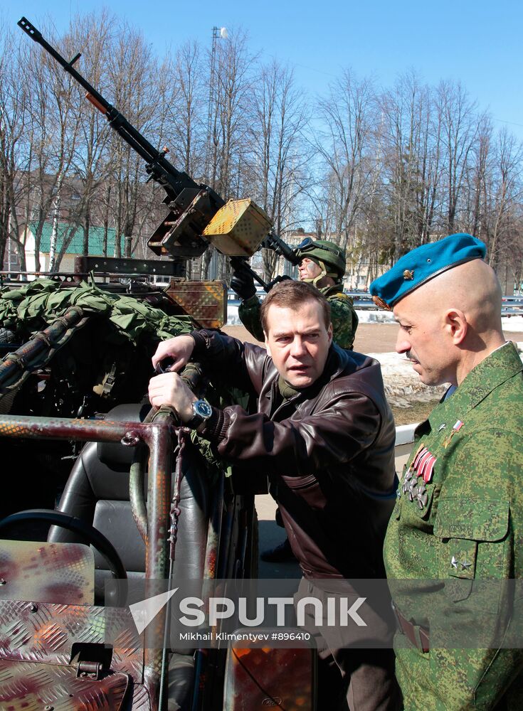 Dmitry Medvedev visits 45th Airborne Regiment