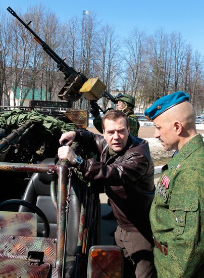 Dmitry Medvedev visits 45th Airborne Regiment