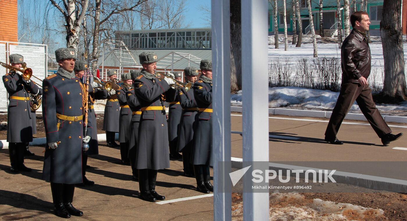 Dmitry Medvedev visits 45th Airborne Regiment