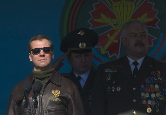 Dmitry Medvedev visits Russian Airborne Troops regiment No.45