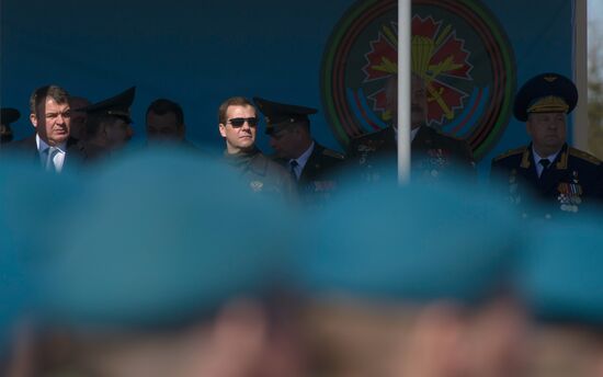 Dmitry Medvedev visits Russian Airborne Troops regiment No.45