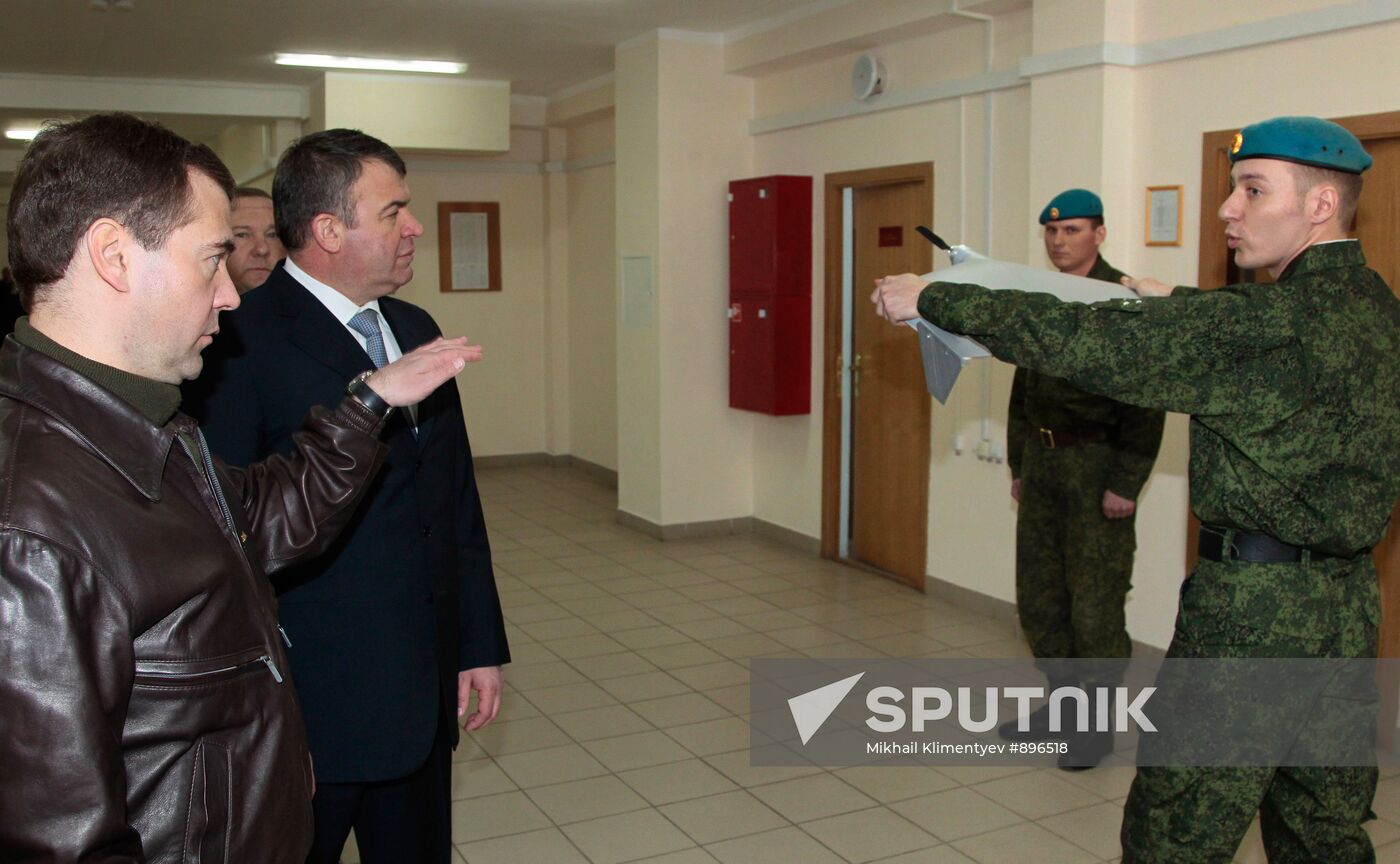 Dmitry Medvedev visits 45th Airborne Regiment