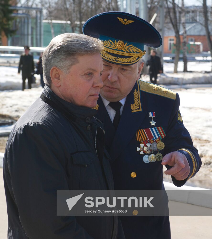 Boris Gromov, Vladimir Shamanov