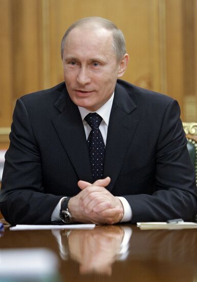 Vladimir Putin meets leaders of United Russia party