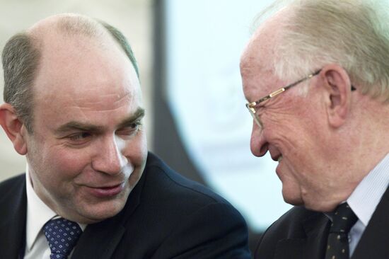 Viktor Gerashchenko and Mikhail Alexeyev