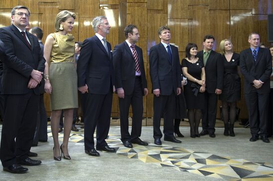 Prince Philippe gives 3 Russian cosmonauts Order of Crown