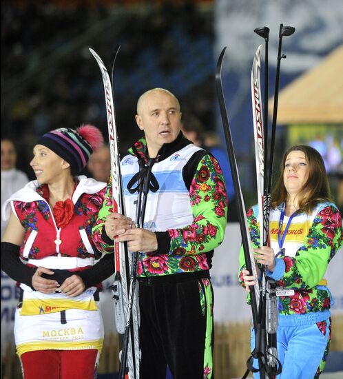 Yelena Vorobei, Nikolai Lukinsky and Loya