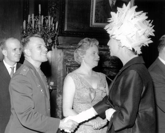 Yury Gagarin visits United Kingdom