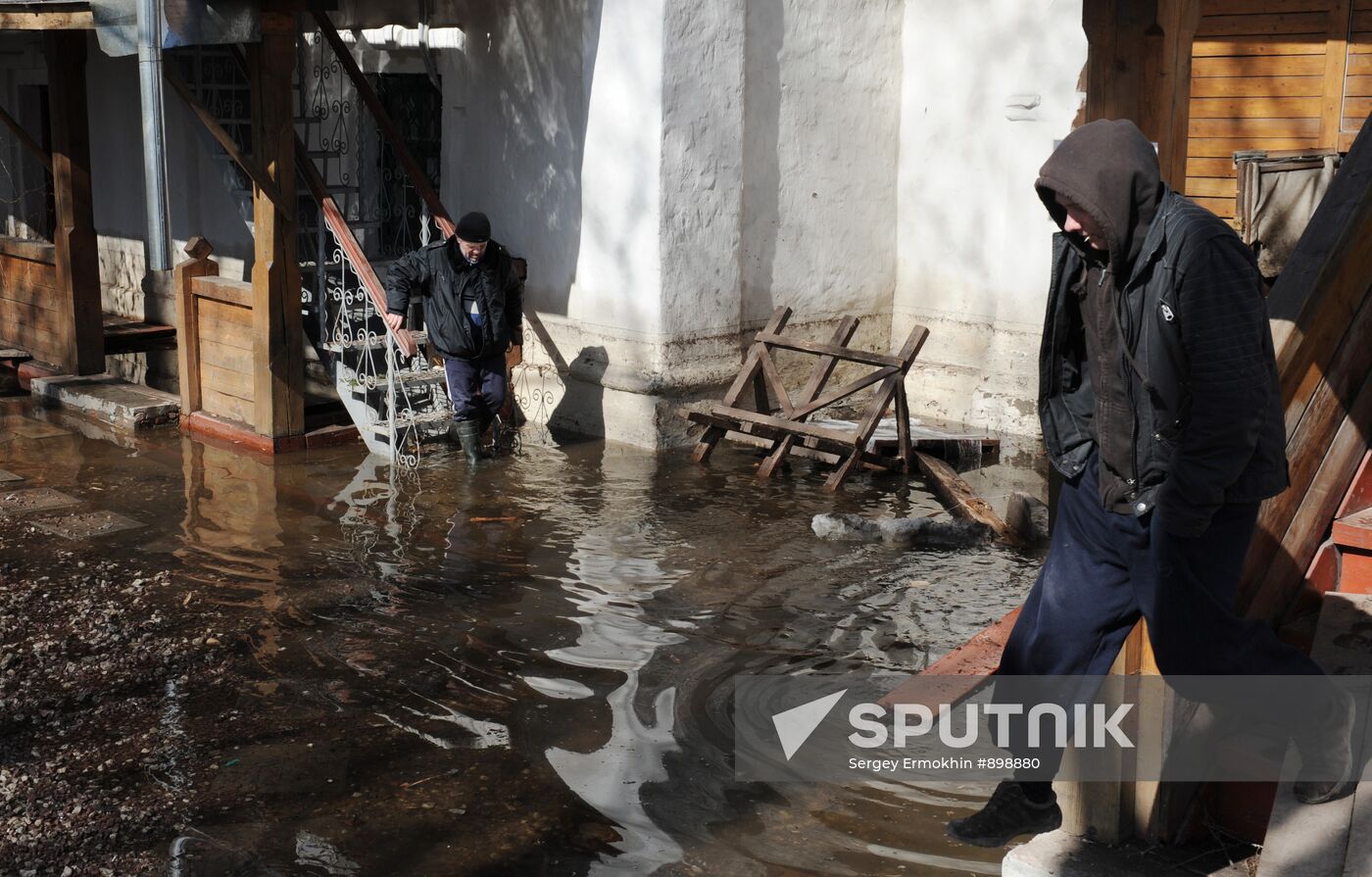 Spring flooding in Pskov