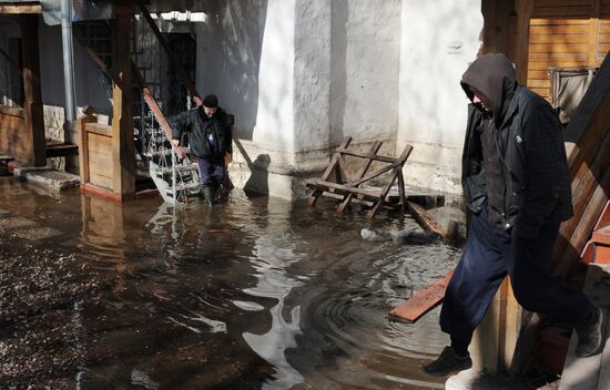 Spring flooding in Pskov