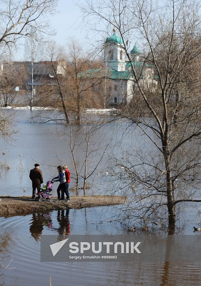 Spring flooding in Pskov