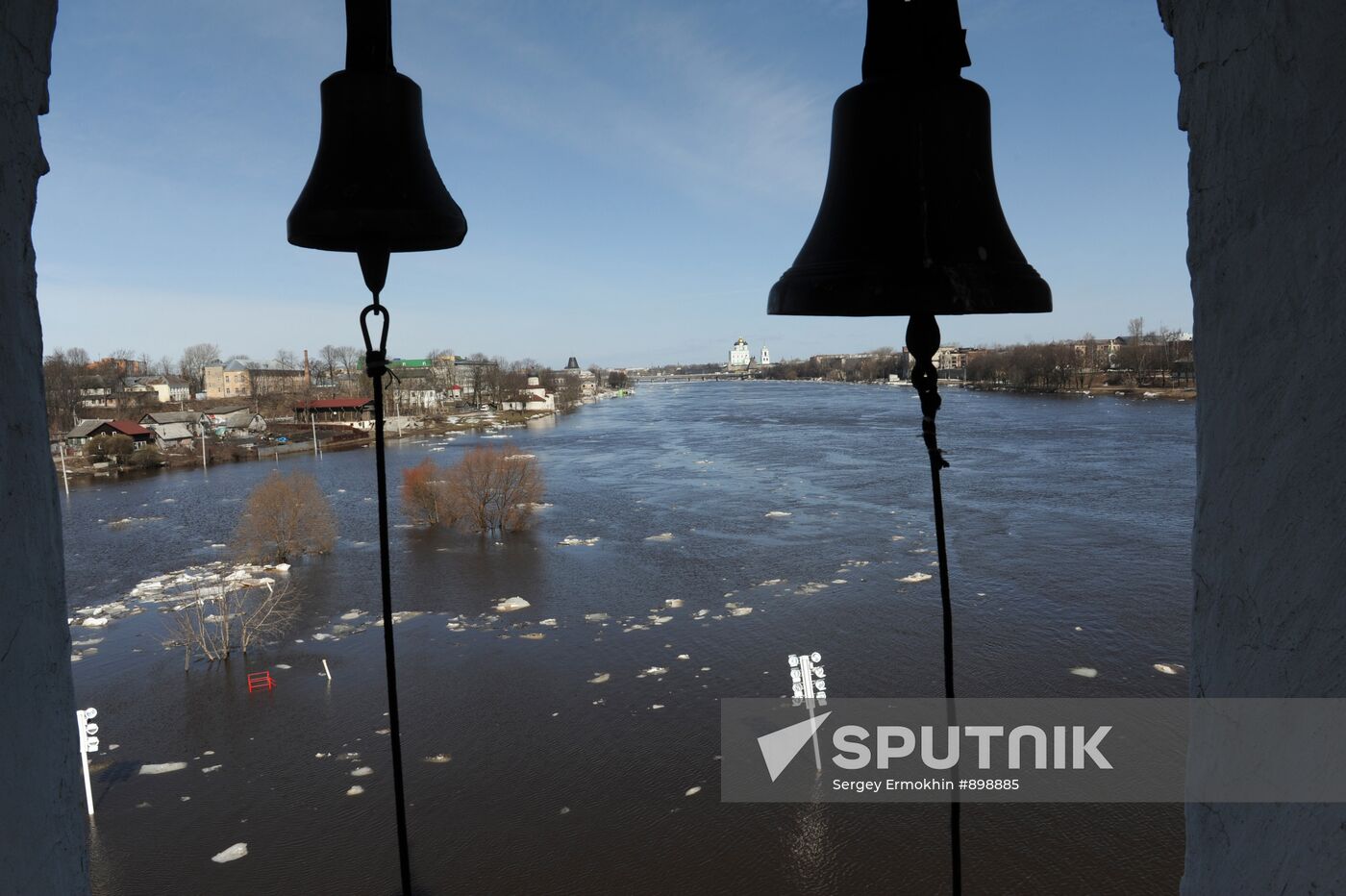 Spring flooding in Pskov