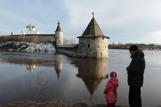 Spring flooding in Pskov
