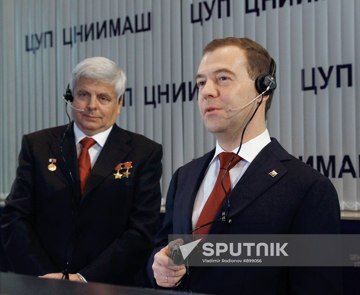 Dmitry Medvedev communicates with ISS crew