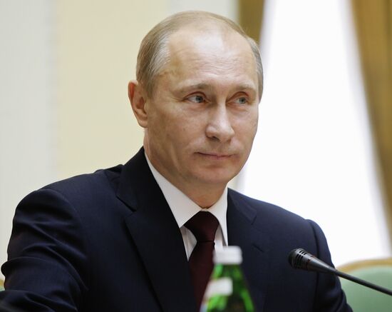 Vladimir Putin visits Kiev