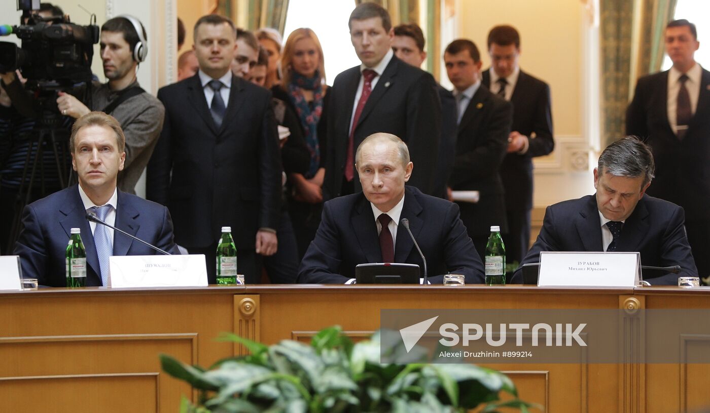 Vladimir Putin visits Kiev